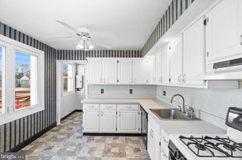 366 Clements Bridge Rd, Runnemede NJ  08078-1919 exterior