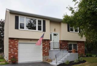 27 Windmill Dr, Bethlehem Center, NY 12077-3628