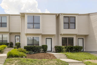 11027 Carmel Crossing Rd, Charlotte, NC 28226-4430