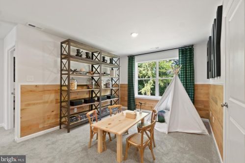 17447 Jackson Dr, Bowling Green VA  22427-9329 exterior