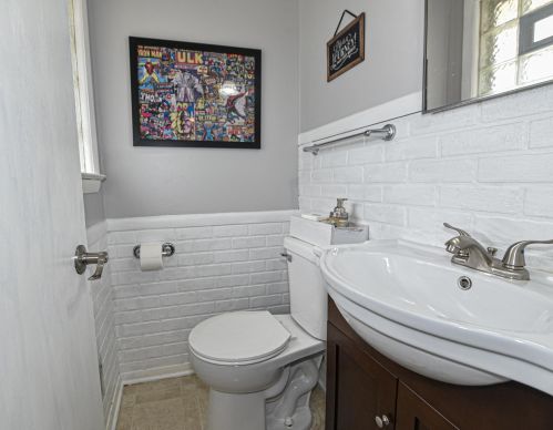 933 101, Milwaukee WI 53214-2513 exterior