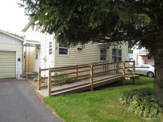 207 Quaw Ave, Fenwood, WI 54426-9315