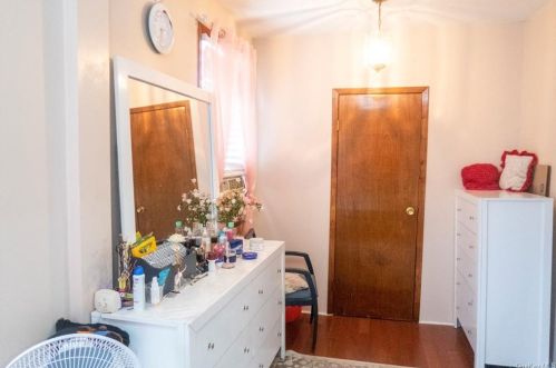 1847 Barnes Ave, Bronx NY  10462-3607 exterior