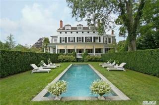 76 Country Rd, North Bellport, NY 11713-2519