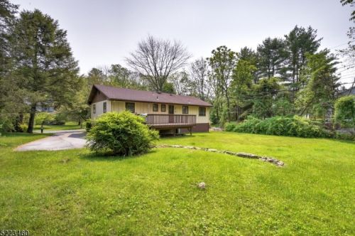 901 Meadowbrook Rd, Fredon NJ  07860-4519 exterior