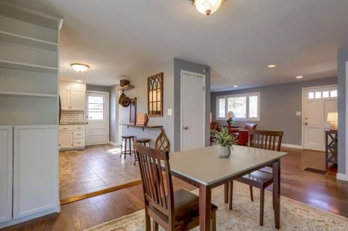 20 Farmstead Ln, Glastonbury CT  06033-3242 exterior