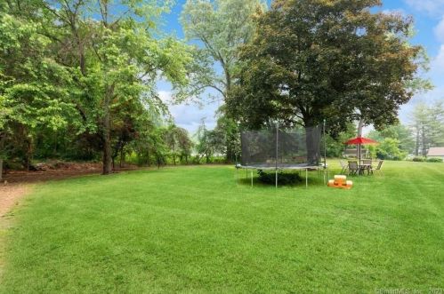 5 Pamela Dr, Wallingford CT  exterior