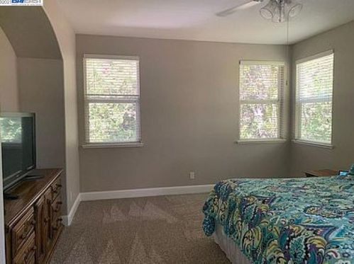 6521 Young Oak Ct, Citrus Heights CA  95662-6007 exterior