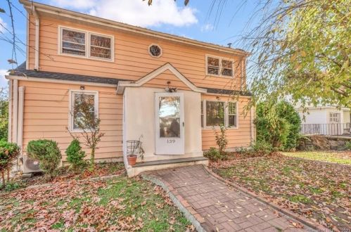 139 Woodmont Ave, Bridgeport, CT 06606-2752