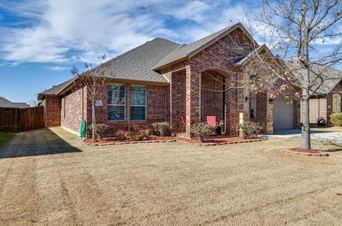 1215 Lantana Ln, Burleson, TX 76028-8432