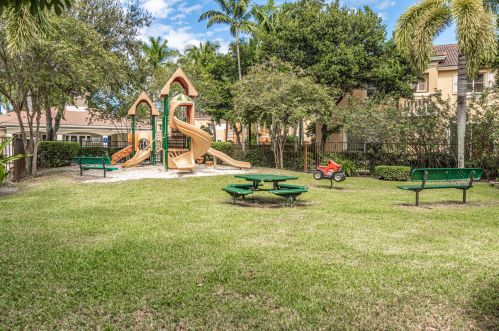 8902 19 St, Hollywood FL 33025-7613 exterior