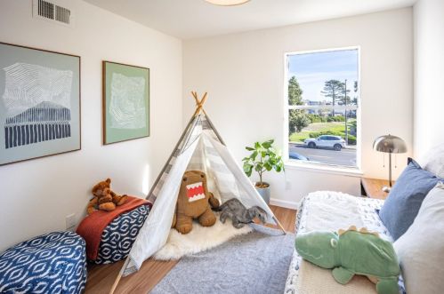 2408 Emily Ln, South San Francisco CA  94080-5263 exterior