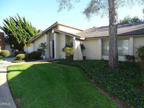 704 Holly Ave, Oxnard CA 93036-1907 exterior