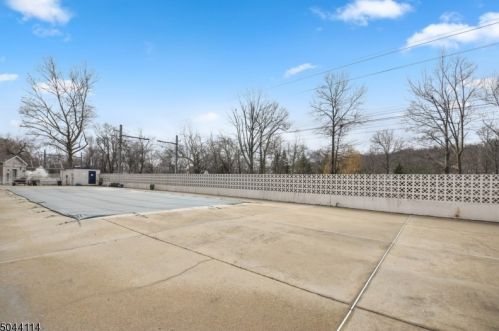 530 Valley Rd, Montclair NJ  07043-2728 exterior