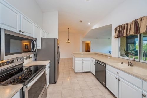 1025 Pointe Alexis Dr, Tarpon Springs FL  34689-7105 exterior