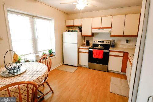821 Commons Ln, Camden-Wy, DE 19934-1273