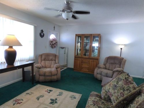 5 Meadow Rue Ct, Lehigh Acres FL  33936-7303 exterior