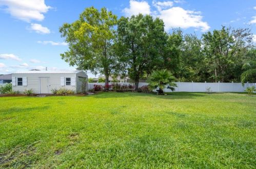 107 Hawthorne Cir, Fort Pierce FL 34953-3524 exterior