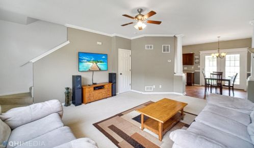 11818 Broadway, Crown Point IN  46307-8877 exterior