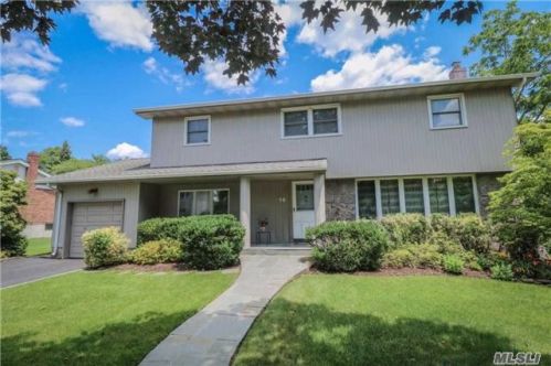 10 Putnam Ave, Muttontown, NY 11753-1926