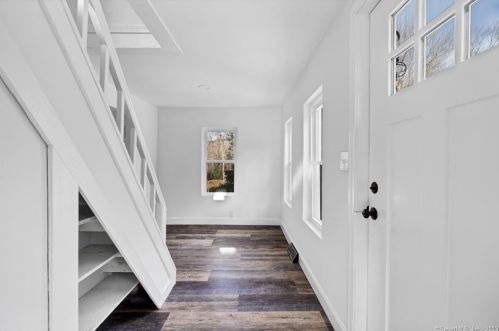 829 Bailey Hill Rd, Killingly CT  06241-1836 exterior