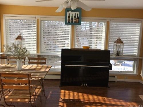 2 Wyandotte Ave, Highland Falls NY  10928-1307 exterior