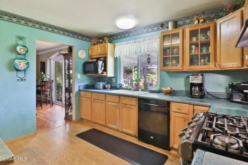 3042 Fitzgerald Rd, Simi Valley CA  93065-5235 exterior