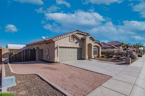 462 Rosebud Dr, San Tan Valley, AZ 85143-6322