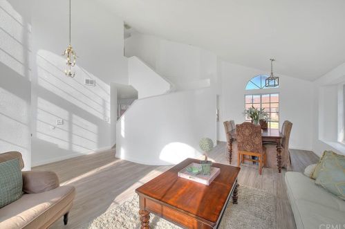 751 Larch Ave, Rialto CA  92376-4751 exterior