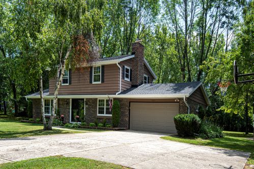 1503 Liebau Rd, Thiensville, WI 53092-2620