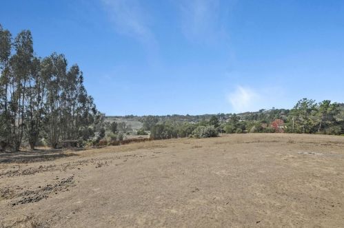17510 Quail Hill Ln, Aromas CA  95004-9115 exterior