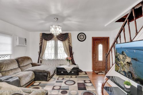 398 Ryders Ln, East Brunswick NJ  08816-2202 exterior