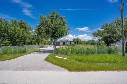 4363 62nd Ave, Naples, FL 34120-2768