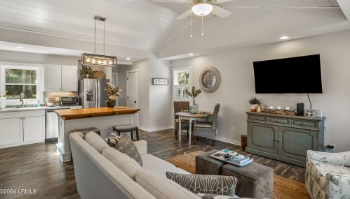 1902 Park Ave, Beaufort SC  29902-3816 exterior