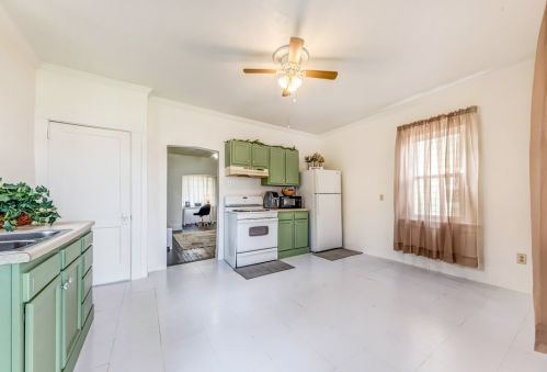 1027 Bernadine Ave, Ambridge PA  15003-1622 exterior