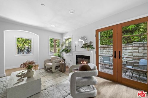 10542 Valley Spring Ln, North Hollywood, CA 91602-2827