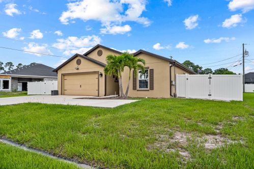 1381 Paar Dr, Fort Pierce, FL 34953-6165
