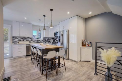 6152 Pacific Coast Hwy, Redondo Beach CA  90277-5906 exterior