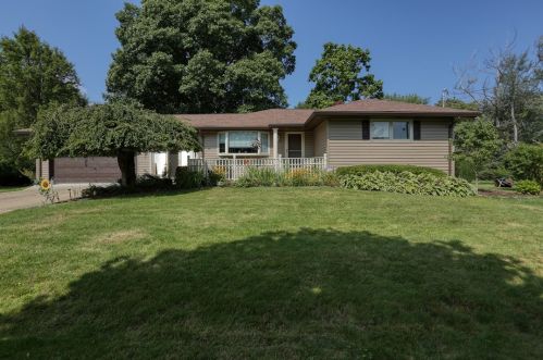 305 Daugherty Dr, New Brighton, PA 15066-3617