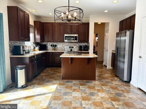 148 Killian Ln, Charles Town WV  25414-4939 exterior