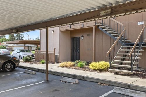 2900 Andre Ln, Turlock CA  95382-1053 exterior