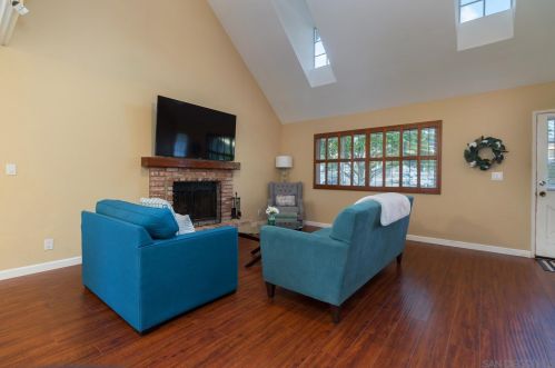 172 Santa Maria Ct, Vista CA  92083-5823 exterior