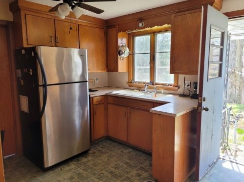 678 Washington St, Coventry, RI 02816-5482