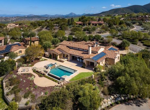 8411 Run Of The Knolls Ct, San Diego CA  92127 exterior