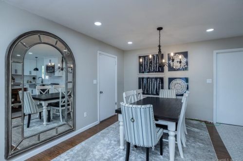 28 Talcott Rd, Glastonbury CT  06033-2919 exterior