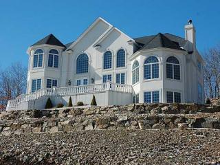 23 High Mountain Rd, Mount Ivy, NY 10970-2123