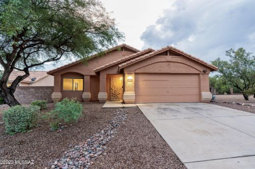 3310 Sun Splash Dr, Tucson, AZ 85713-6800