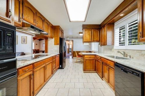 504 Greenwich Ln, Modesto CA  95350-1506 exterior