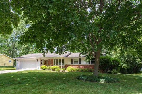2724 He Nis Ra Ln, Green Bay, WI 54304-1310