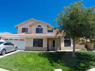 4729 Grandview Dr, Palmdale, CA 93551-1112